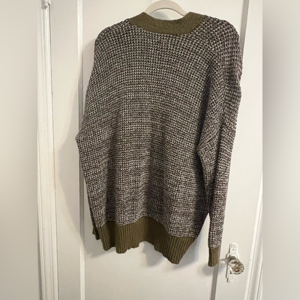 Urban Outfitters Olive Colored Women's Cardigan - Picture 4 of 5
